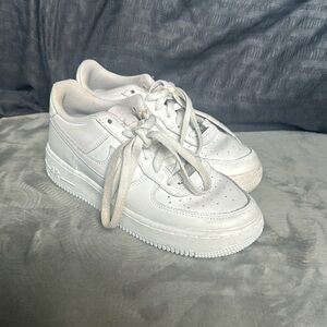 All white Air force 1